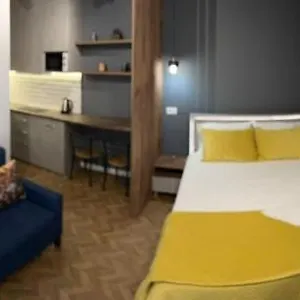 https://florents-superb-studio-free-parking-garden.albaniahotels.org